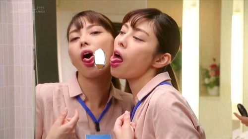 美人ＯＬがオフィスで日常の会話を交わしながら壁から生えてきたオ●ンチンをフェラしてお口の中に射精した精液を一滴残らずゴックン精飲