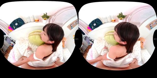 【濃厚接触】お兄ちゃんって、すぐ私に触ろとするよね？風邪をひいて寝込んでいる妹を看病する兄は、股間の発熱100度越える