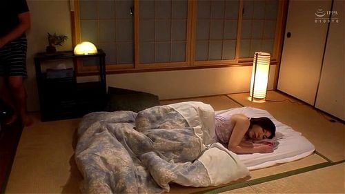 【中山穂香】目前のフル勃起チンポを咥えずにはいられない五十路美熟女おばさん