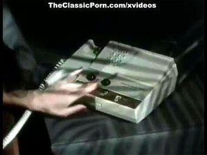 Watch Undercover Detective Ron Jeremy 'investigates'Lisa Deleeuw ...