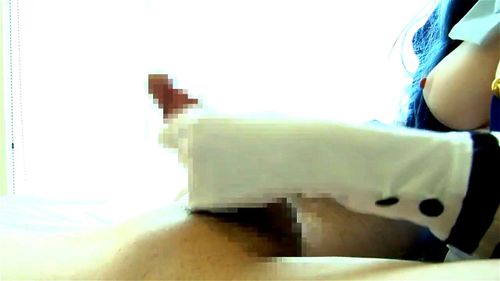 巨乳なコスプレ娘がチンポをパイズリからフェラチオでしゃぶり最後は手コキで射精させる!