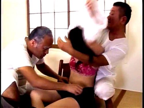 変態な義父とその仲間に乱暴されて美乳ボディが高揚していく美熟女