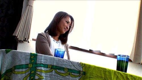 ３５歳だというバツイチ男との濃密な不倫セックスで激しく興奮した美人奥さま「吹石れな」がとびきりスケベなチ●ポ狂いの淫乱メス犬に豹変！濃厚クンニで感度が研ぎ澄まされたぐちょ濡れマ●コを猛烈ピストンで突きまくられて絶頂欲求が高まった欲求不満の人妻が大胆な生ハメ騎乗位で絶頂しまくる淫らな姿を見逃すな！