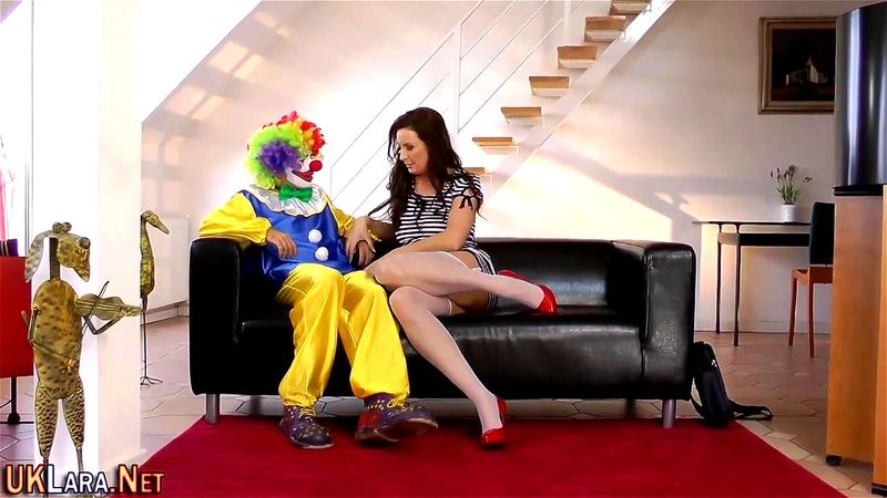 Stocking whore Lara Latex takes cumshot after getting railed by clown
