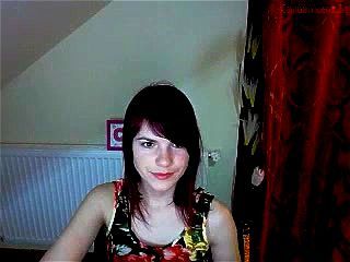 Brunette teen Adisonn webcam chat