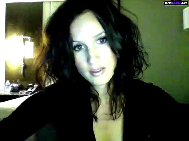 Cute brunette DakotaCox webcam chat