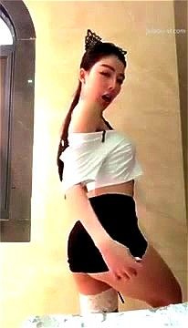 Watch 花椒直播-希子浴室大尺度- Striptease, Solo, Asian Porn ...