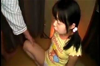 《小学生強姦》自宅に連れ込んだ無知JS口に、大人チンポをねじ込んで凌辱