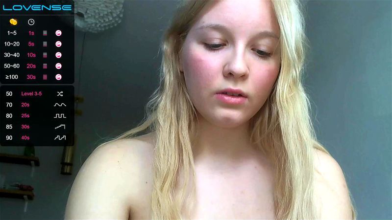 Blonde teen Nordmermaid webcam tease 2/7