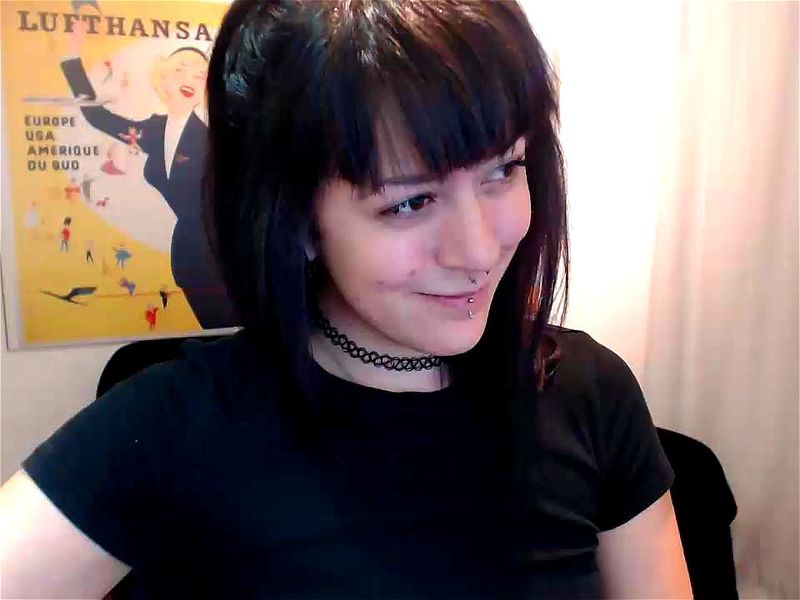 Tattooed Latina teen Katya Volkova webcam chat