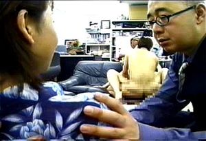 Watch ザ・面接 自分から激しく腰を振ってイキまくる優香似の美人妻 ...