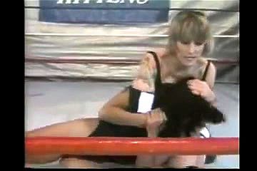 Watch Sue Sexton vs Santana wrestling - Girl, Women, Erotic Porn ...