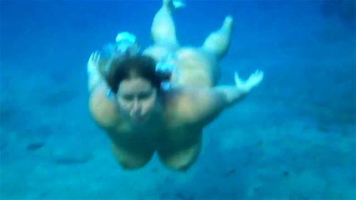 Fat Naked Women Underwater