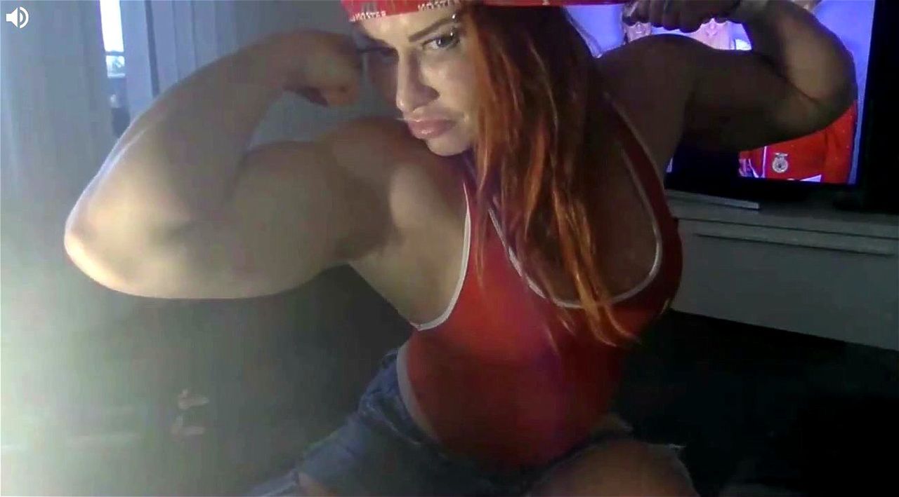fbb webcam flexing big biceps
