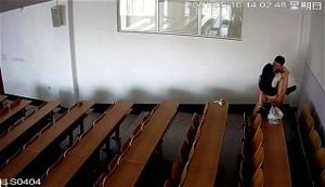 Watch 黑龙江大学生教室- 大学, 教师, 监控Porn - SpankBang