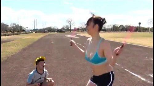 斉藤みゆ ムチムチ爆乳アスリートお姉さんのおっぱいが気になりすぎたエロガキ